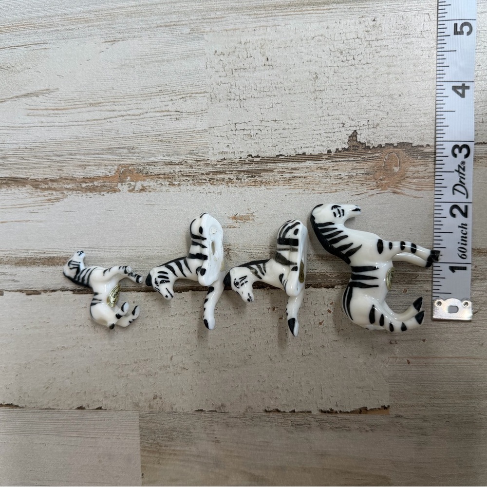 Vintage Set of 4 Porcelain Zebra Miniature Figurines Black White - Picture 8 of 8